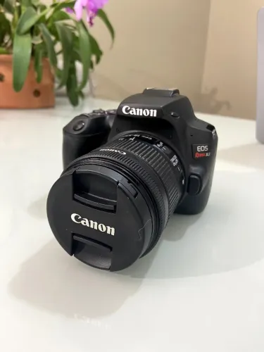 Câmera Canon SL3