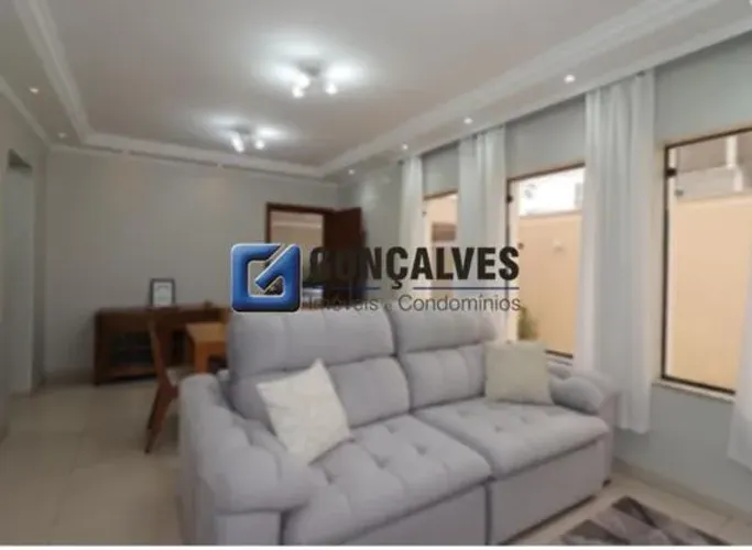 Sobrado Residencial à Venda em Pinheirinho, Santo André 3 Quartos, 2 Vagas