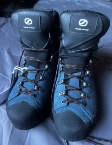 Bota de alpinismo Scarpa
