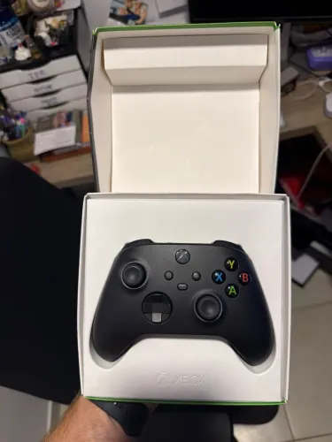 Controle Xbox Series original Microsoft Carbon Black ? nunca usado