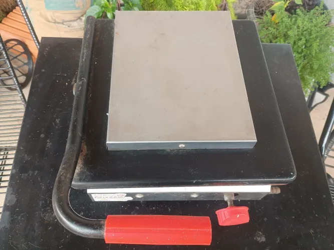 Chapa para hamburguer, tiragos e outras referências.