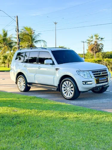 Mitsubishi Pajero HPE Full 3.2 4X4 T.i.dies. 5P AUT 2015