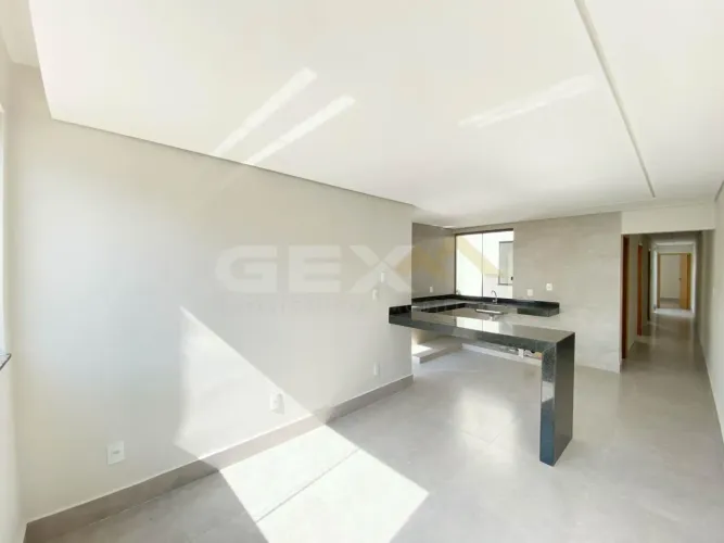 Casa à venda no bairro Nova Fortaleza, 3 quartos, 1 suíte e 2 vagas.