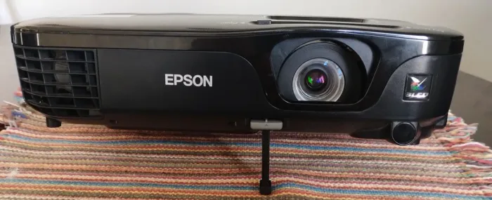 Projetor EPSON S12+ 2800 ANSI LÚMENS 
