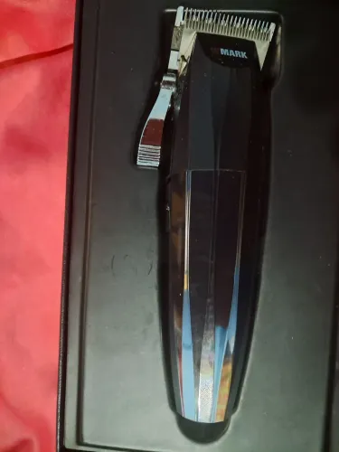 Máquina de corta cabelo, na caixa, semi nova, Wmark NG 222
