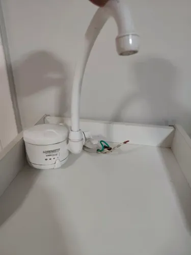 Torneira elétrica 220V usada