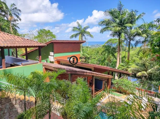 Casa 8 suites , Condominio Sitio São Pedro .