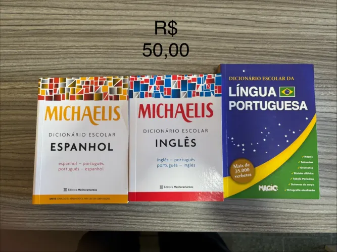 Dicionários (Português, Inglês e Espanhol)