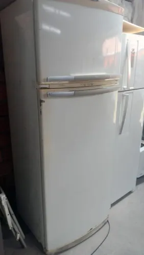 Geladeira antigas funcionado perfeitamente 440 litros
