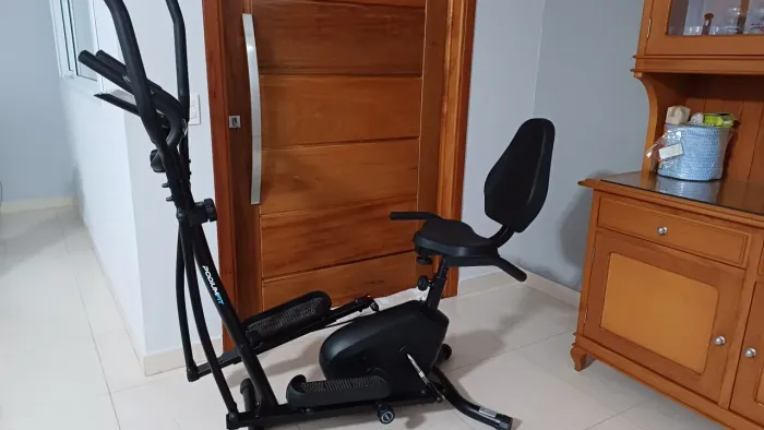 Elíptico e bicicleta ergométrica