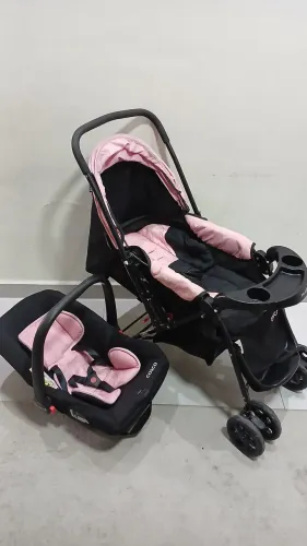 Carrinho de bebê + bebê conforto cosco