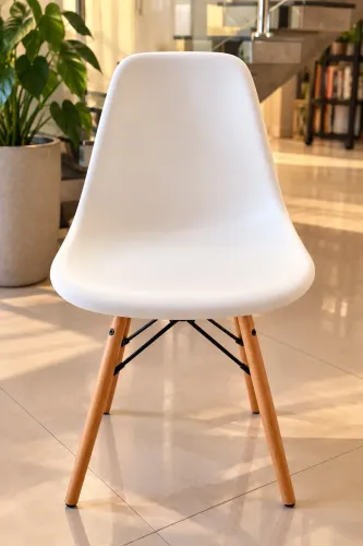 Cadeira Eames Eiffel Branca - Excelente Estado! R$ 50,00 ( Cada ).