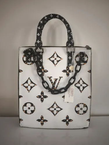 Bolsa Louis Vuitton Com Detalhe (PRIMEIRA LINHA).