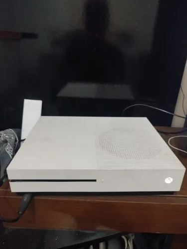Vendo Xbox one s em perfeito estado