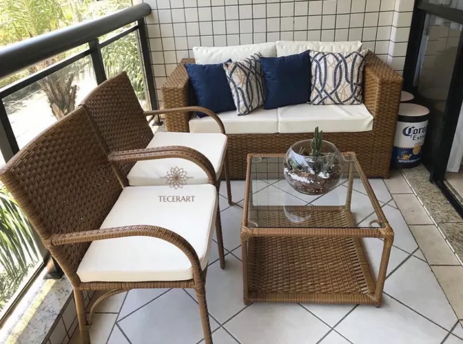 CONJUNTO SOFA 2 LUGARES COM CADEIRAS E MESA DE CENTRO AREA EXTERNA FIBRA SINTETICA (NOVOS)
