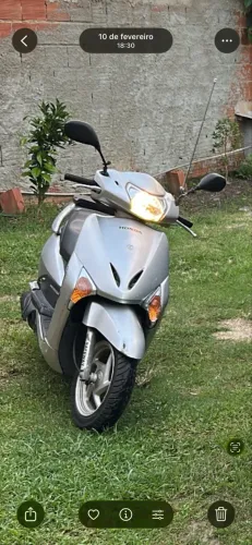 Honda Lead 110 Scooter - Moto