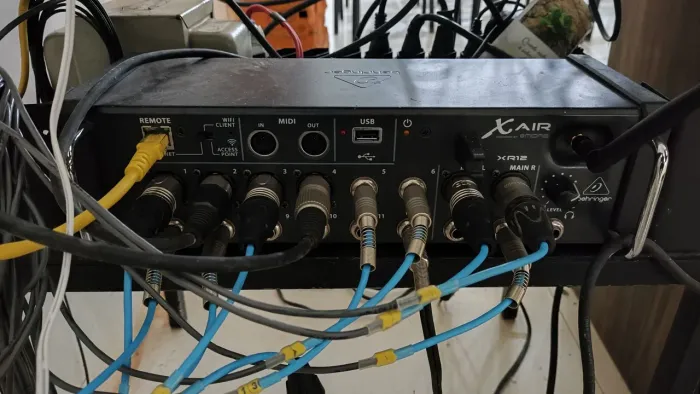 Behringer X Air 12 