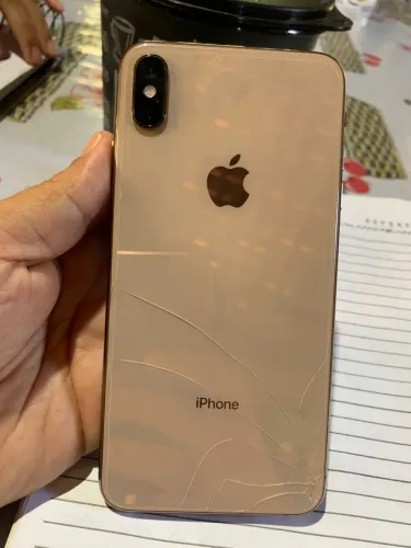iPhone XS Max usado 64gb trincado somente atrás