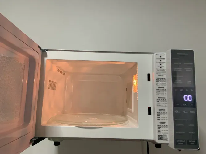 Microondas Electrolux 23 litros NOVO