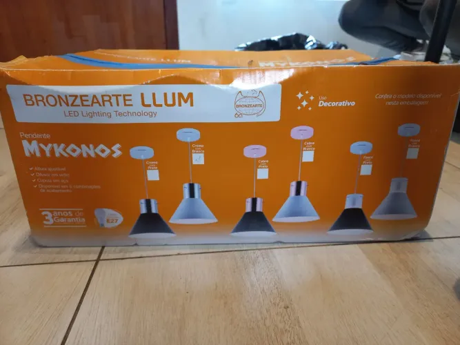 Luminária/ pendente na caixa
