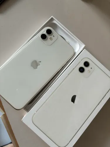 iPhone 11 com caixa
