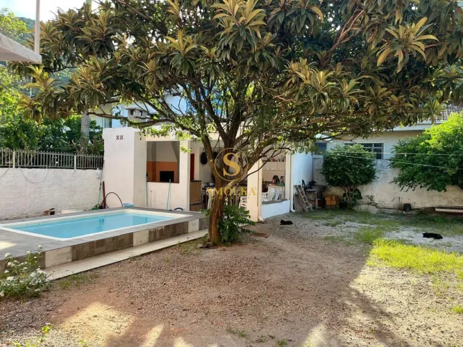 Casa à venda na Praia da Solidão, Pântano do Sul, Florianópolis/SC.
