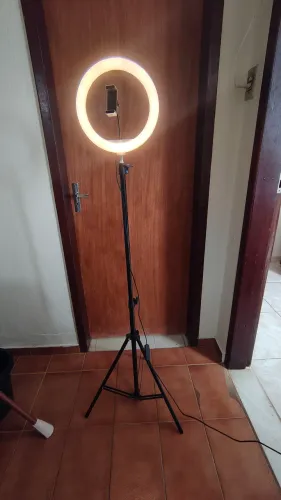 Iluminador de LED Ring Light - 10 polegadas (26 cm)