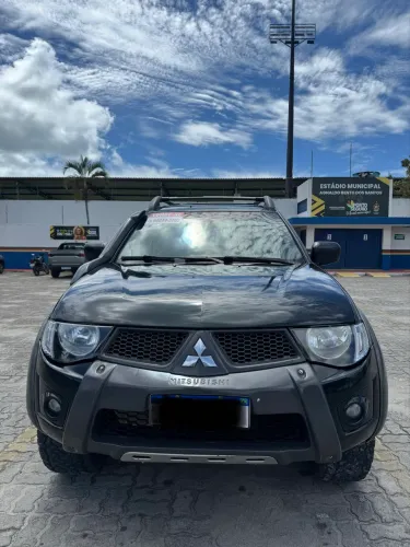 Mitsubishi L200 Triton Savana 3.2 CD TBI Dies. Mec. 2015
