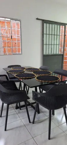 Mesa de jantar ( não acompanha cadeiras)