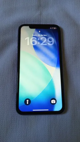 ? iPhone 11 64GB - Funcional - Ótimo pra uso diário - R$ 1.100 ?