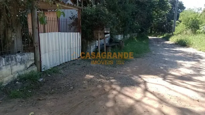Oportunidade, Vendo chácara com casa 1.026 m² no bairro Residencial São Francisco em SJCam