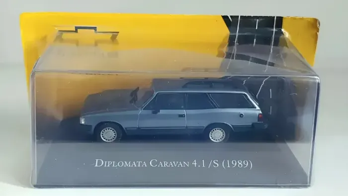 Miniatura Diplomata Caravan 4.1 ano 1989 Serie Ouro na escala 1/43