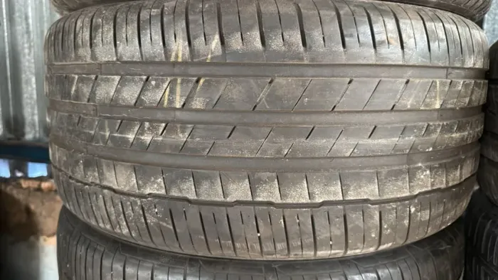 Pneu 285/40/22 Hankook 90 % vida util