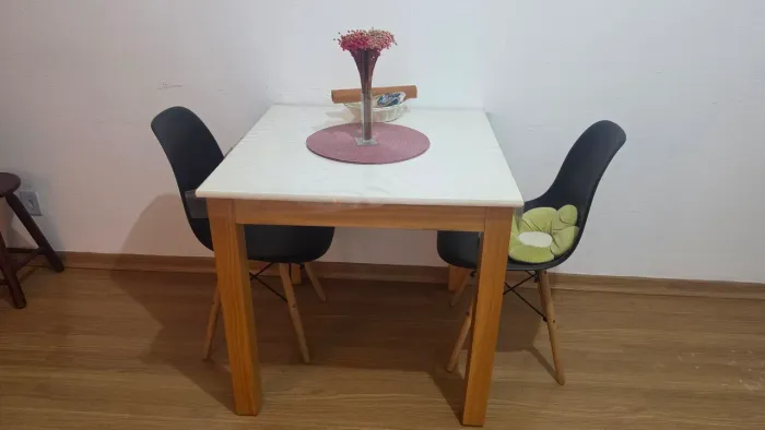 Par de cadeiras Eames pretas