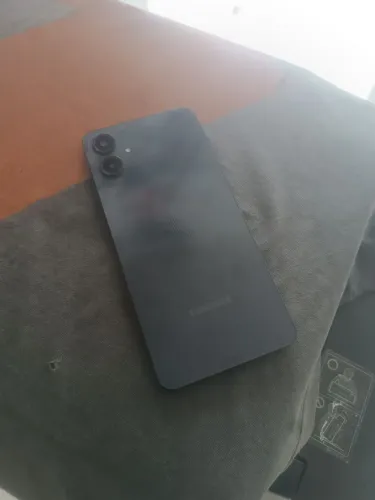Samsung Galaxy A06 em perfeito estado de conservação