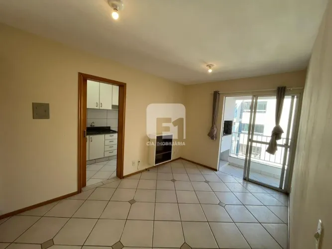 Apartamento de 01 dormitório na Carvoeira