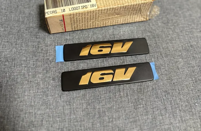 Emblema 16v friso lateral Gol Parati Gti 16v Bola G2