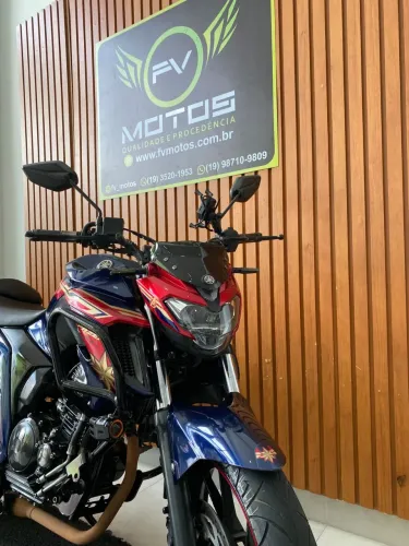 FZ25 250 FAZER CAPITÃ MARVEL FLEX