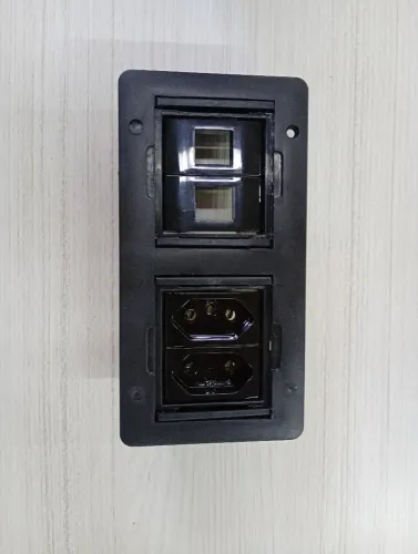 Caixa universal retangular para mesa 