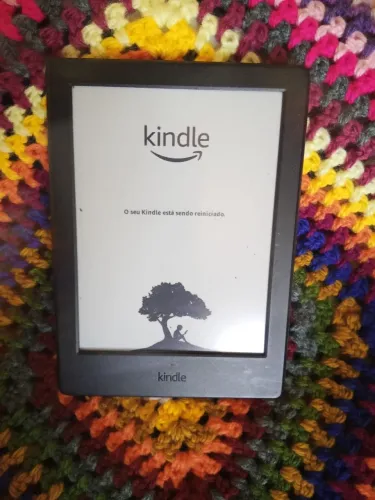 Kindle sem luz +cabo+300 livros gratuitos