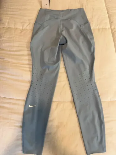 Calça legging Nike nova