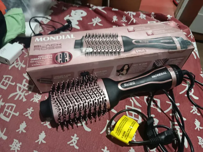 Escova Secadora Mondial Black Rose Bivolt 1300W Tourmaline Íon ES-05-BI