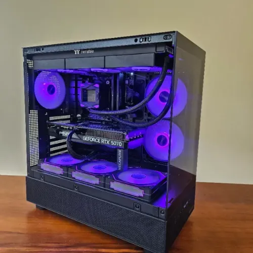 PC GAMER RTX 5070 | 7 9800X3D | 32GB RAM