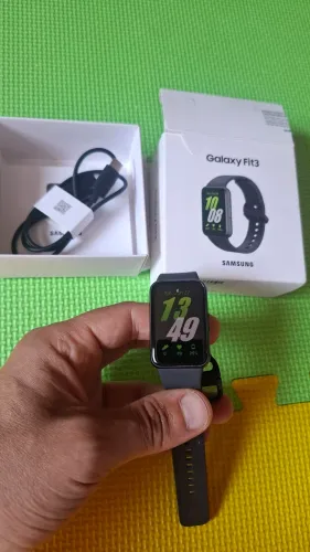 Smartwatch Samsung Galaxy Fit3 novinho na caixa