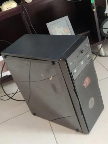 Desktop i7, 14gb Ram, HD 500.
