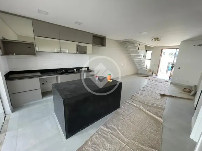 Excelente casa à venda em Guarapari, no bairro Nova Guarapari, 4 qts sendo 2 suítes com ár