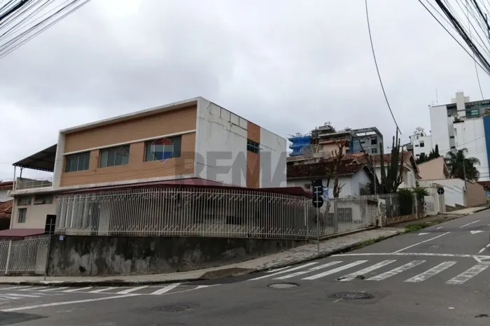 Casa ampla Comercial para locação, ideal para clinica