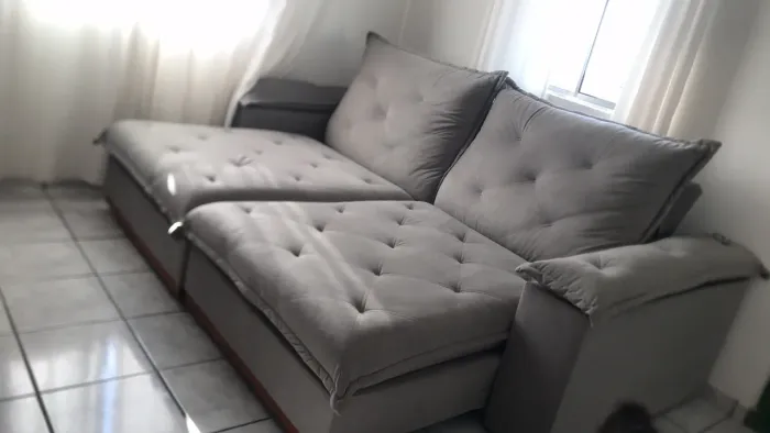 Sofá em perfeito estado pouco tempo de uso