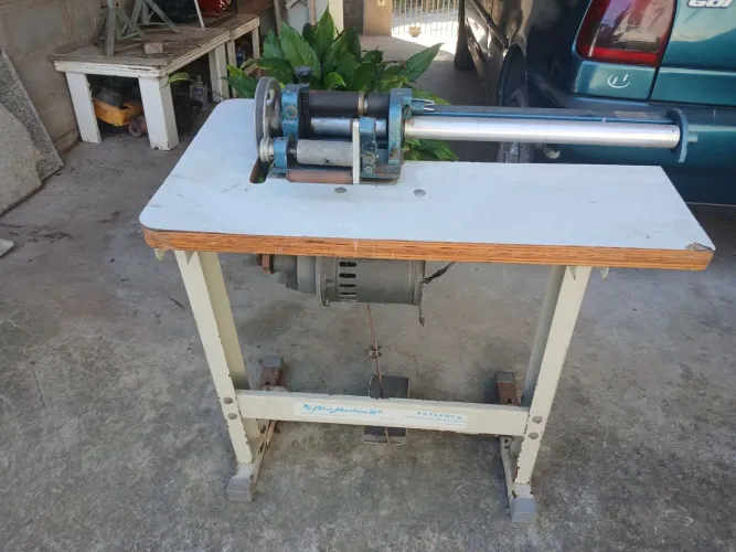 Maquina de cortar viés