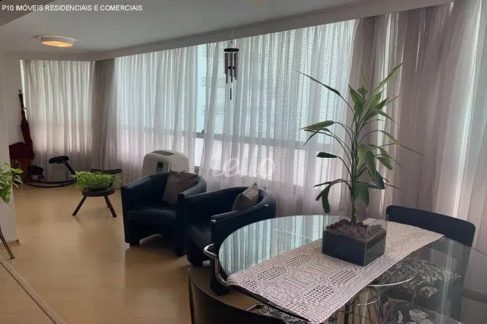 Apartamento com 3 suítes 4 vagas a venda no Campo Belo